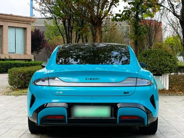 Xiaomi SU7 — Фото автомобиля 12