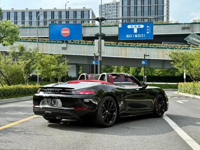 Porsche 718 — Фото автомобиля 6