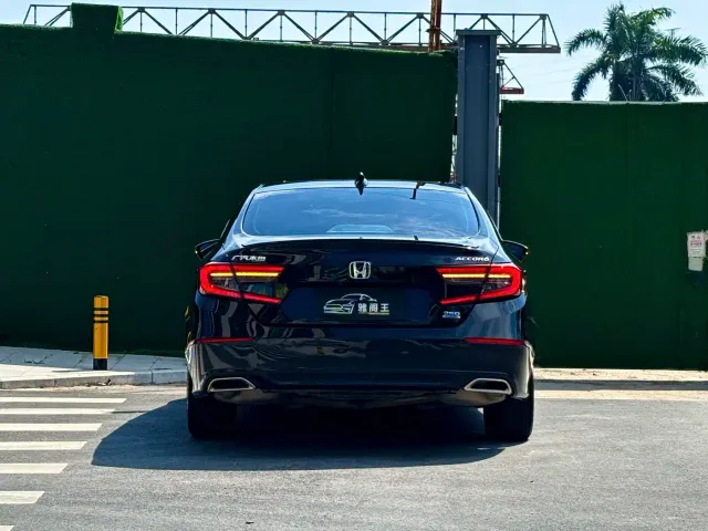 Honda Accord — Фото автомобиля 4