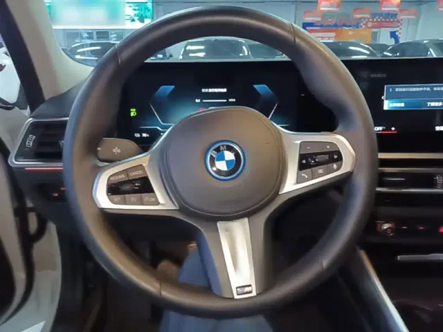 BMW i3 — Фото автомобиля 10