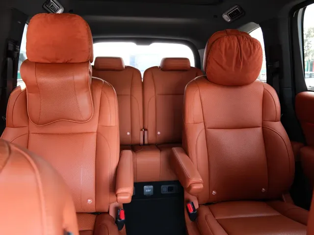 Li Auto L9 — Фото автомобиля 12