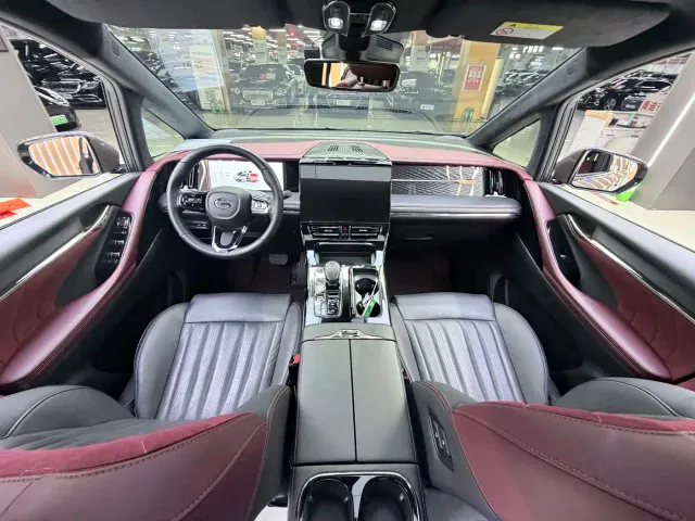 GAC Trumpchi M8 — Фото автомобиля 19