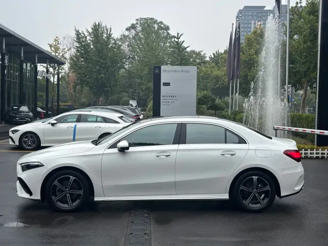Mercedes-Benz A-Class — Фото автомобиля 2