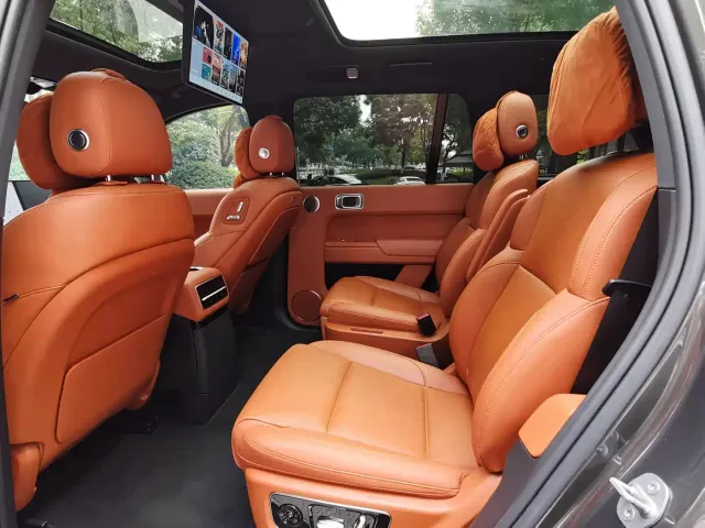 Li Auto L9 — Фото автомобиля 17