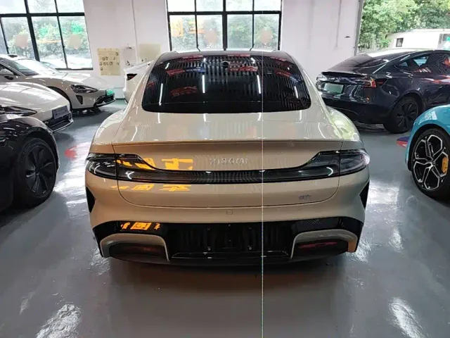 Xiaomi SU7 — Фото автомобиля 5