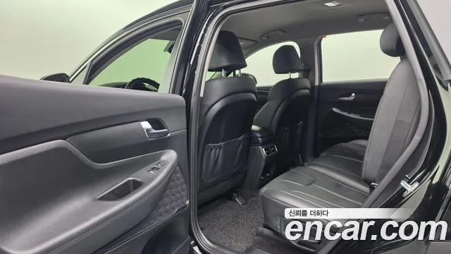 Hyundai Santa Fe — Фото автомобиля 28