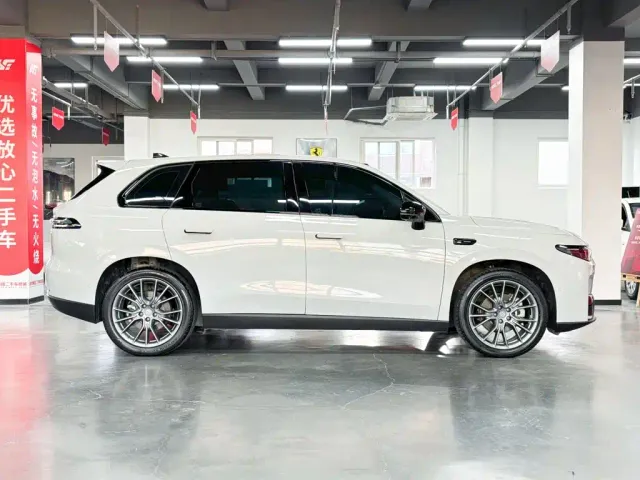 Leapmotor C10 — Фото автомобиля 6
