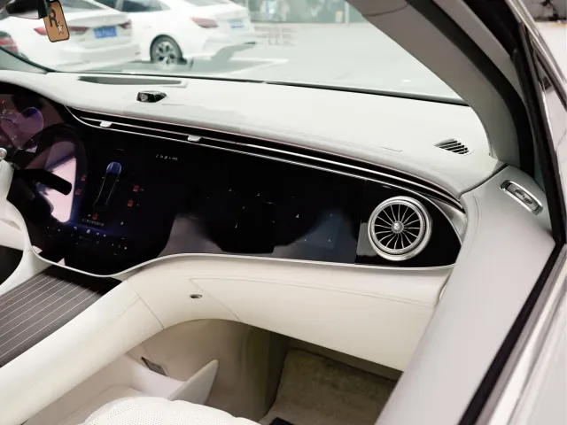 Mercedes-Benz Maybach EQS SUV — Фото автомобиля 19