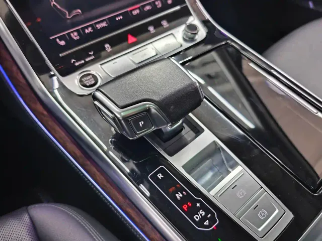 Audi Q7 — Фото автомобиля 14