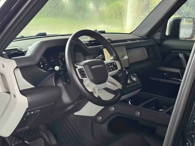 Land Rover Defender — Фото автомобиля 8
