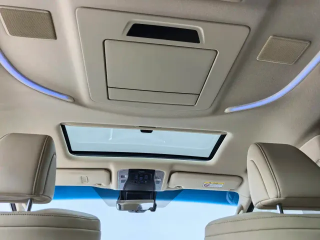 Toyota Vellfire — Фото автомобиля 16