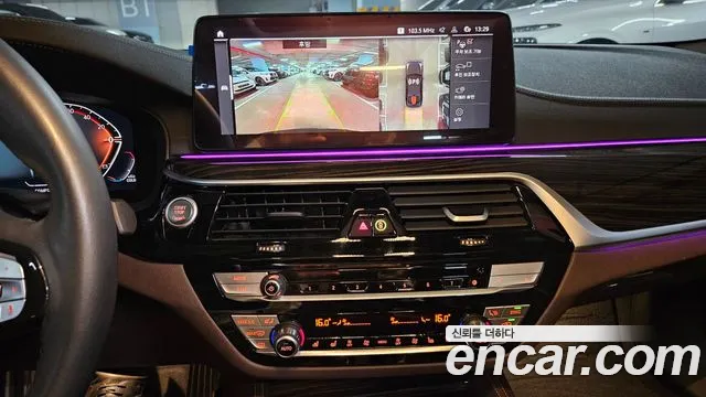 BMW 5 Series G30 — Фото автомобиля 15