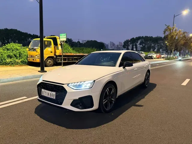 Фотография автомобиля — Audi A4L
