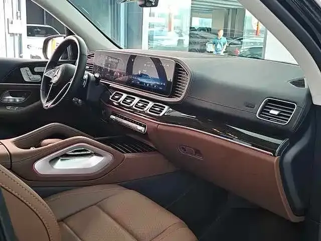 Mercedes-Benz GLE-Class — Фото автомобиля 13