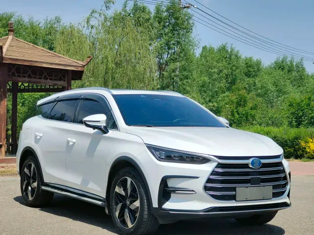 BYD Tang — Фото автомобиля 3