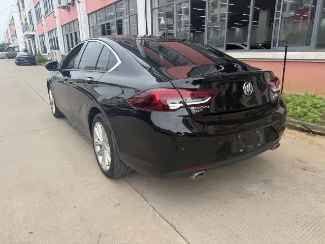 Buick Regal — Фото автомобиля 14