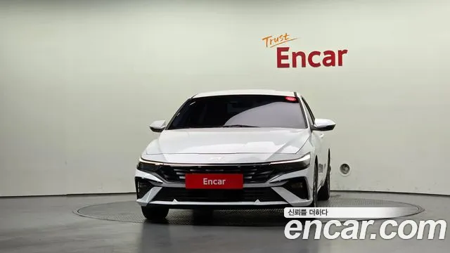 Hyundai Avante CN7 — Фото автомобиля 3
