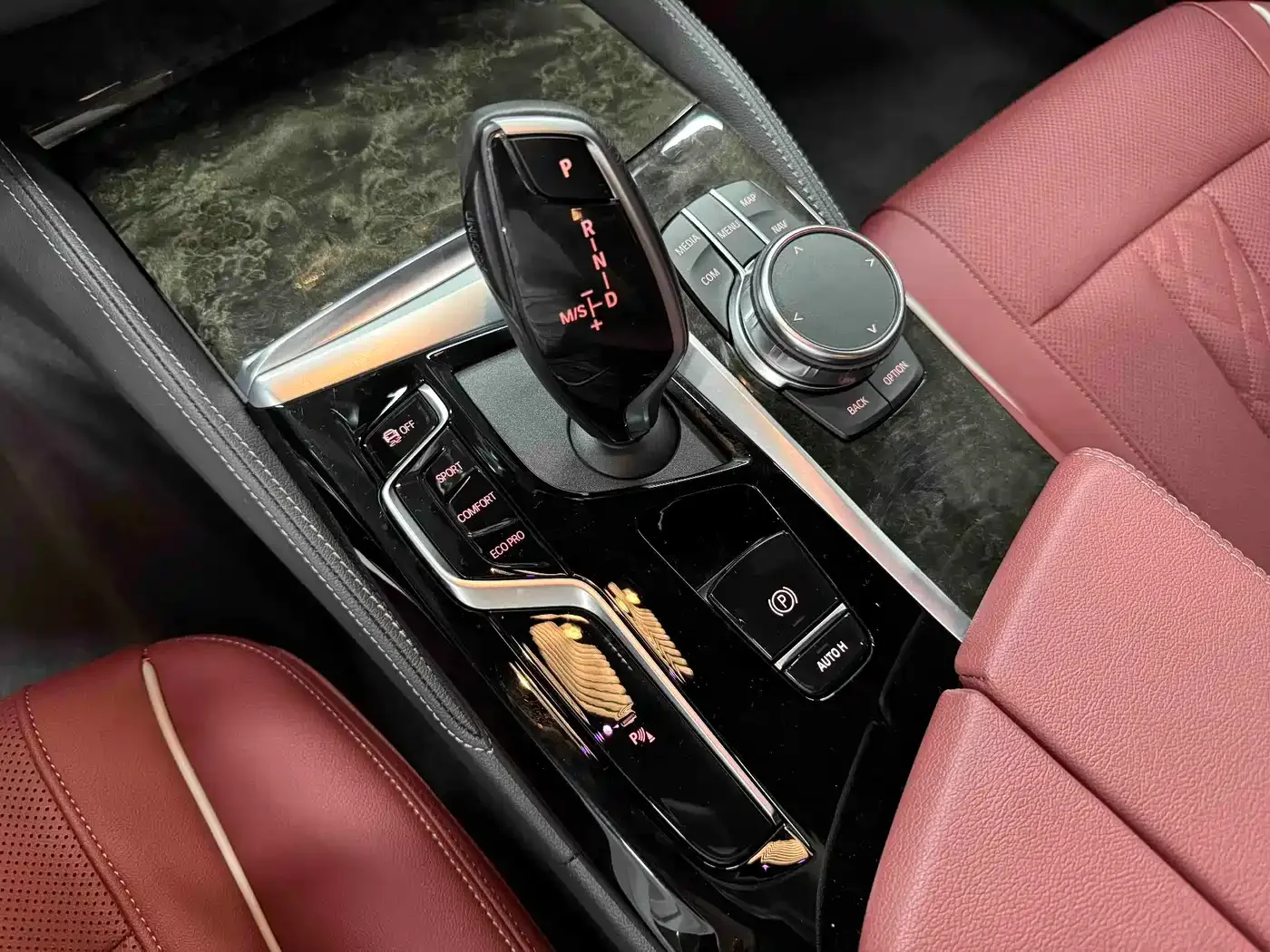 BMW BMW 5 Series 2022 525Li M Sport Package — Фото автомобиля 18