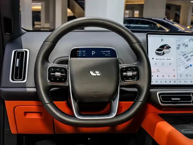 Li Auto L9 — Фото автомобиля 14