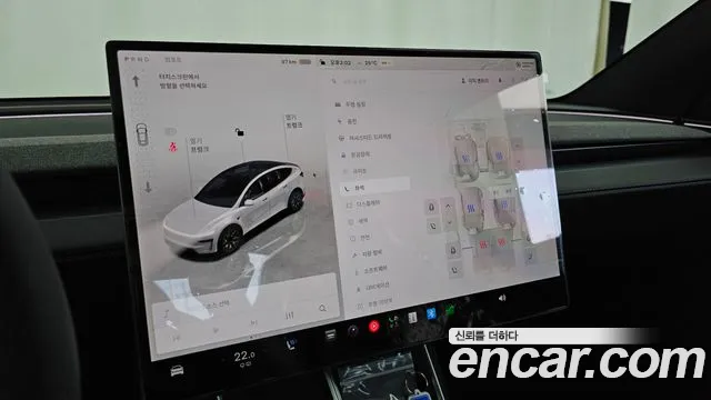 Tesla Model Y — Фото автомобиля 25