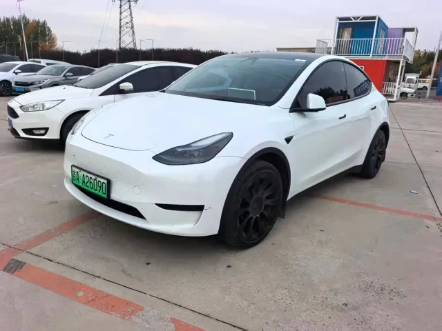 Фотография автомобиля — Tesla Model Y