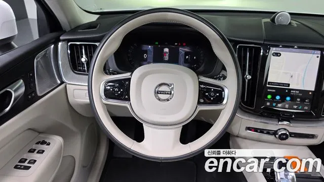 Volvo XC60 Generation 2 — Фото автомобиля 19