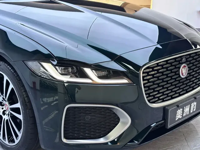 Jaguar XFL — Фото автомобиля 4