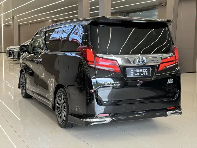 Toyota Alphard — Фото автомобиля 21