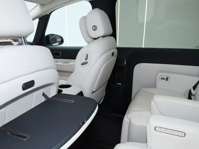 Li Auto Li Auto MEGA 2025 Model Home Family Special Edition — Фото автомобиля 11