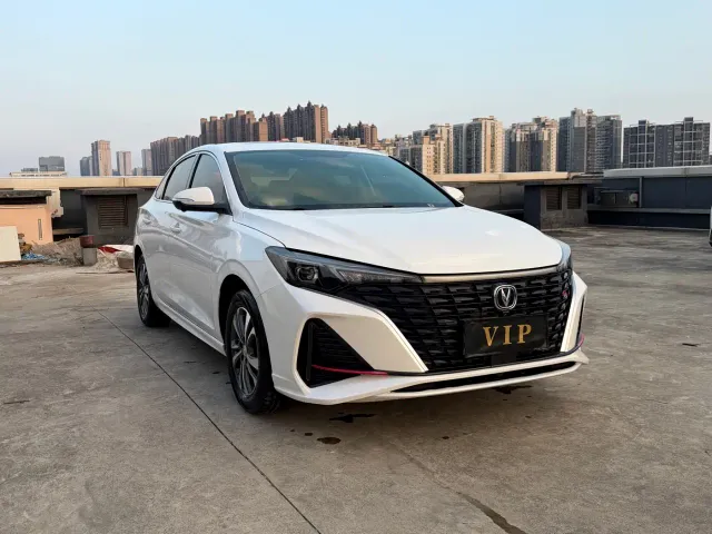 Changan Eado — Фото автомобиля 3