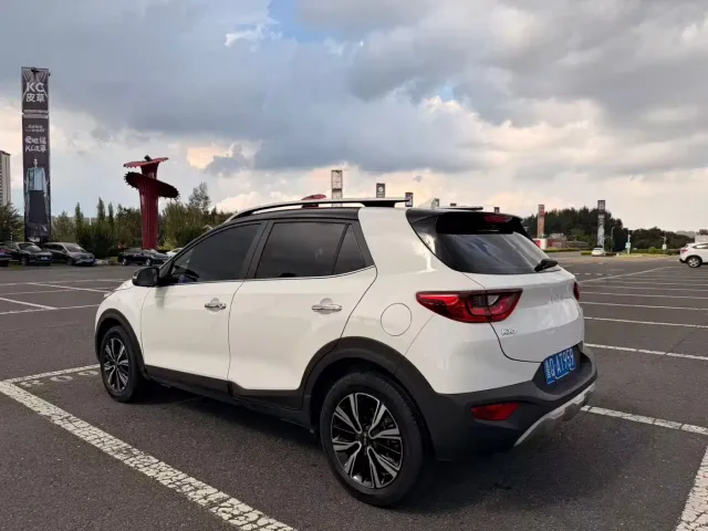 Kia KX1 — Фото автомобиля 4