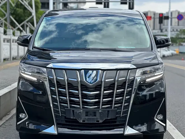 Toyota Alphard — Фото автомобиля 2
