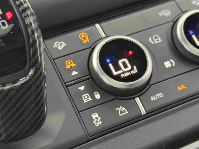 Land Rover Defender — Фото автомобиля 17