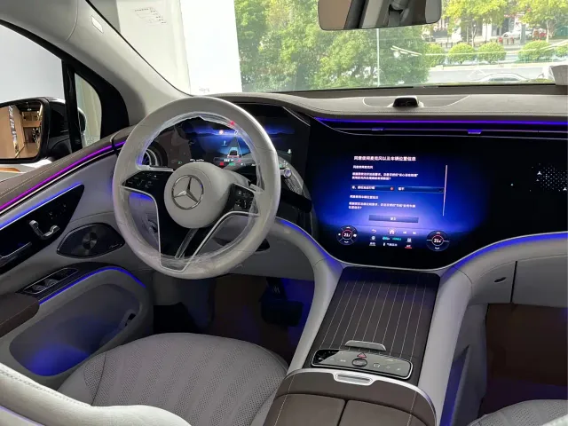 Mercedes-Benz EQS SUV — Фото автомобиля 13