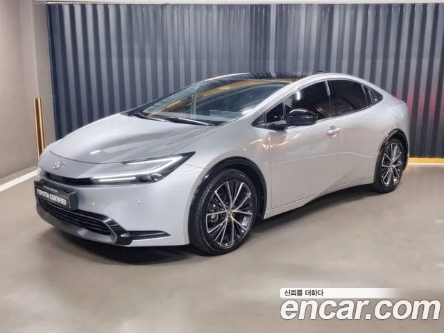 Фотография автомобиля — Toyota Prius 5th Gen