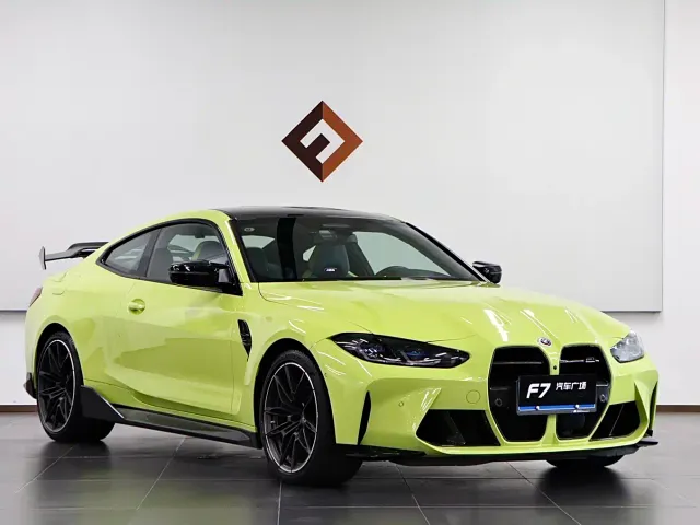 BMW M4 — Фото автомобиля 3