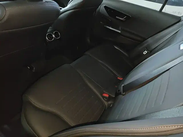 Mercedes-Benz C-Class — Фото автомобиля 16