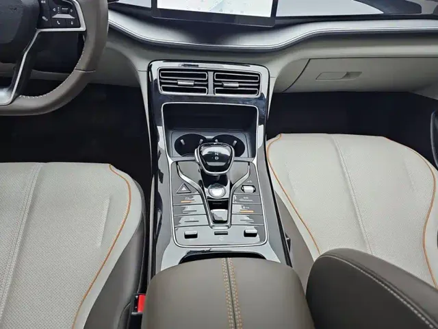 BYD Qin PLUS — Фото автомобиля 16