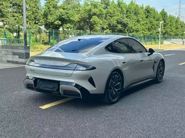 Xiaomi SU7 — Фото автомобиля 17