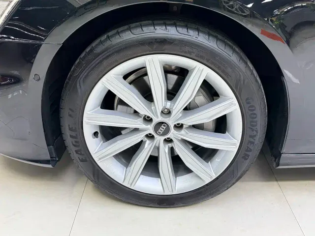 Audi A6L — Фото автомобиля 9