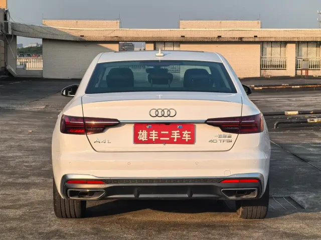 Audi A4L — Фото автомобиля 14