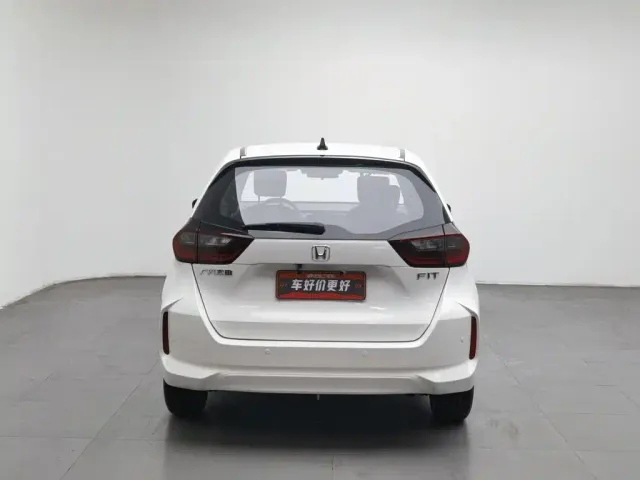 Honda Fit — Фото автомобиля 4
