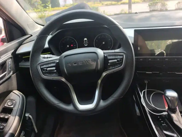 Roewe i5 — Фото автомобиля 11