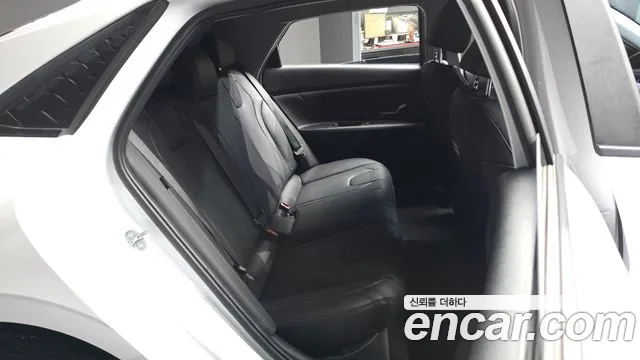 Hyundai Avante CN7 — Фото автомобиля 18