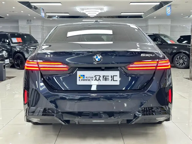 BMW 5 Series — Фото автомобиля 5