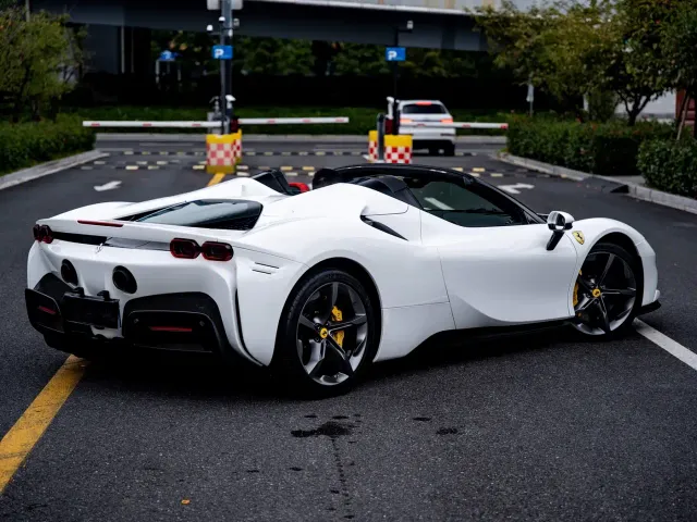 Ferrari SF90 — Фото автомобиля 7