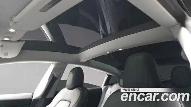 Tesla Model 3 — Фото автомобиля 28