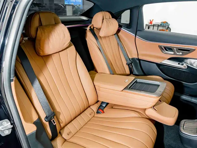 Mercedes-Benz E-Class — Фото автомобиля 22