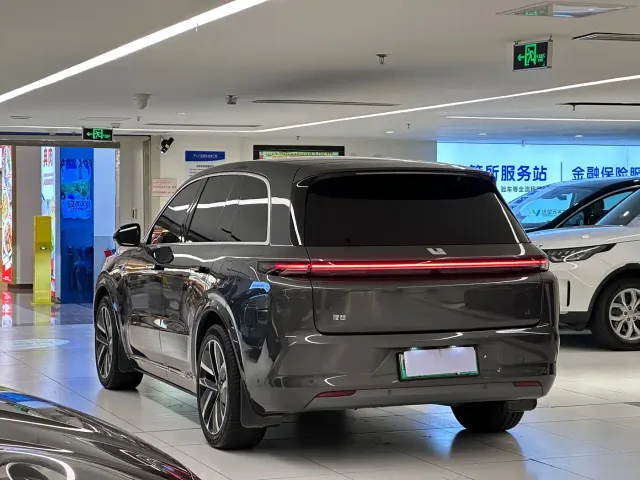 Li Auto L8 — Фото автомобиля 7