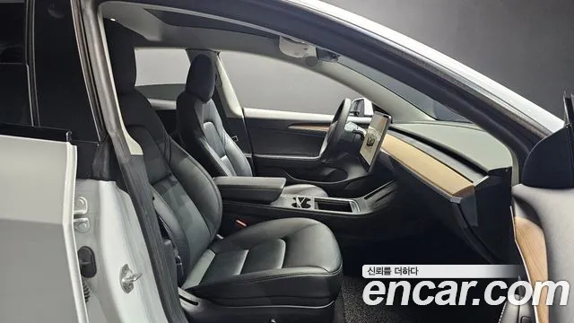 Tesla Model 3 — Фото автомобиля 26